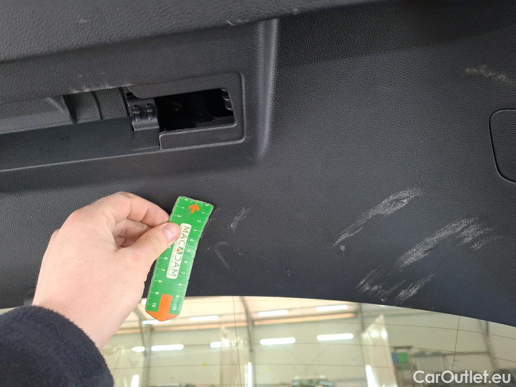  Volkswagen  Golf  VOLKSWAGEN / 2020 / 5P / Berline 1.5 eTSI OPF 150 DSG7 Life 1st #55