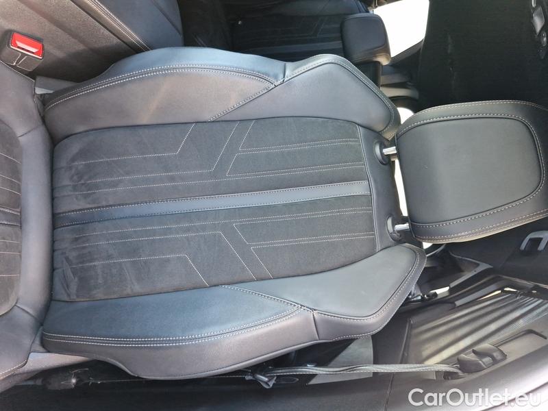  Peugeot  5008  (12.2016->)  1.6PT 180 GT Pack AT 5d #19