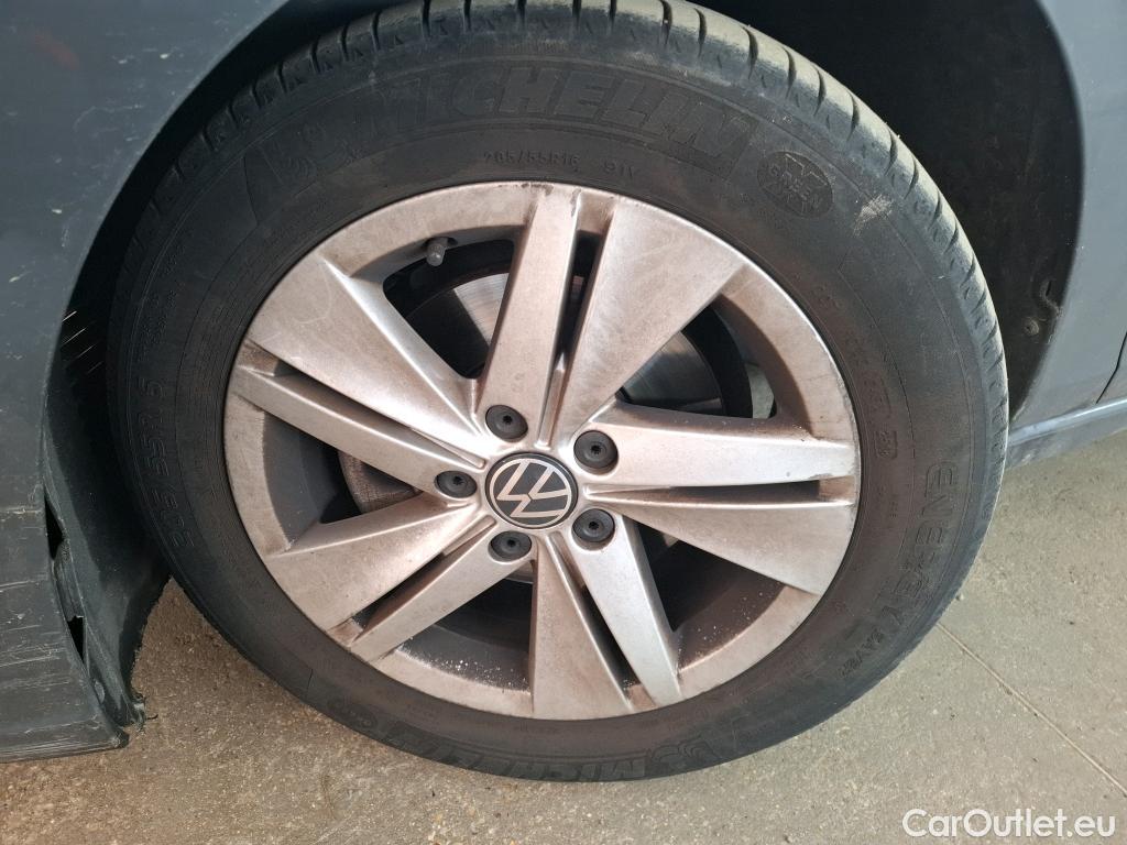  Volkswagen  Golf  VOLKSWAGEN / 2020 / 5P / Berline 1.5 eTSI OPF 150 DSG7 Life 1st #31