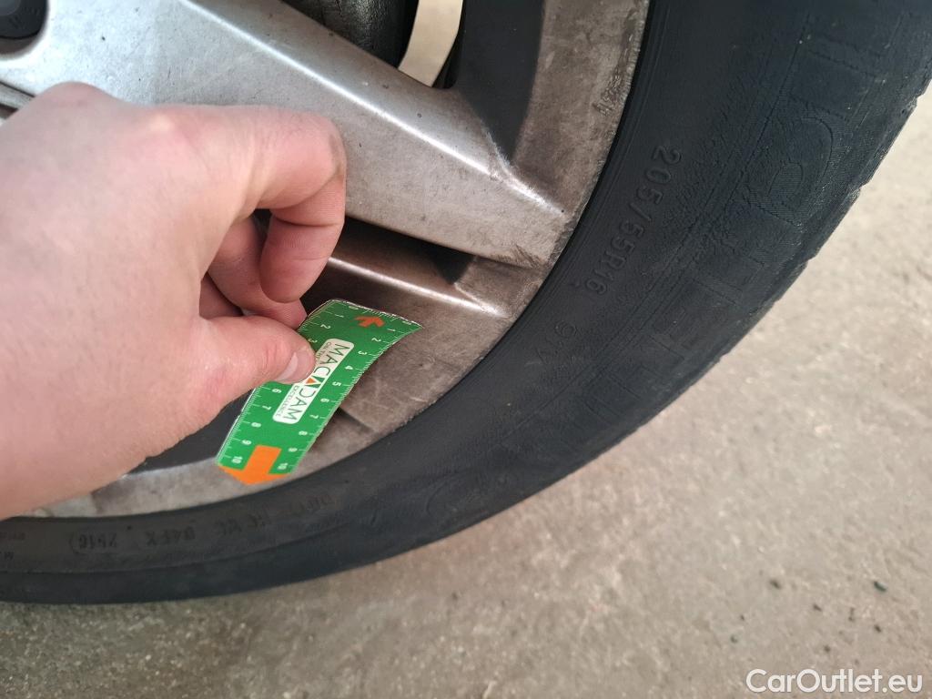  Volkswagen  Golf  VOLKSWAGEN / 2020 / 5P / Berline 1.5 eTSI OPF 150 DSG7 Life 1st #46