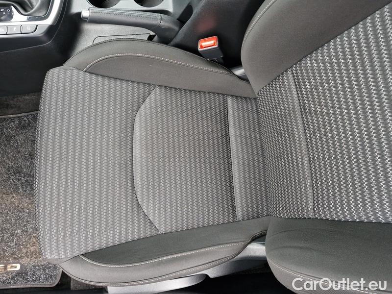  KIA  Cee'd Ceed  (CD) (2018->) Ceed SW 1.5 T-GDI 118 Top AT #5