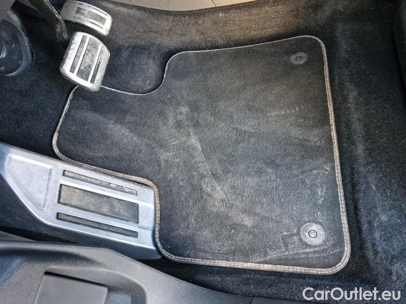  Peugeot  5008  (12.2016->)  1.6PT 180 GT Pack AT 5d #22