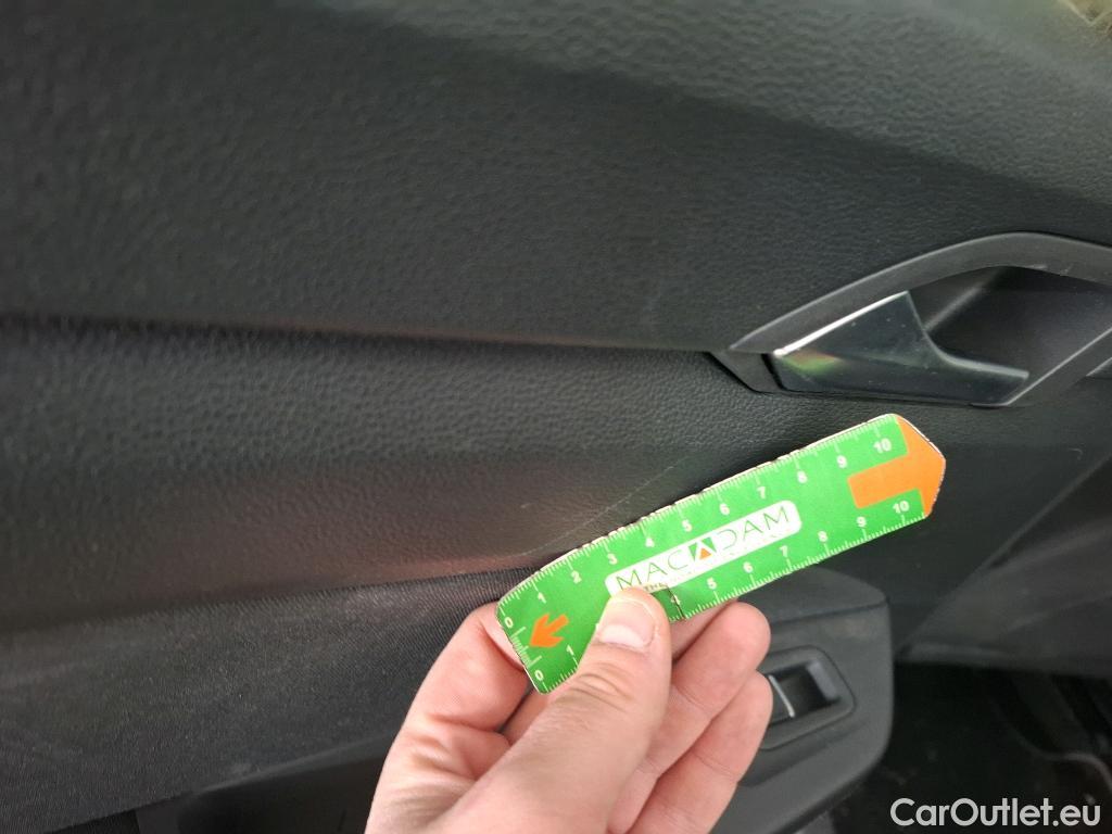  Volkswagen  Golf  VOLKSWAGEN / 2020 / 5P / Berline 1.5 eTSI OPF 150 DSG7 Life 1st #49