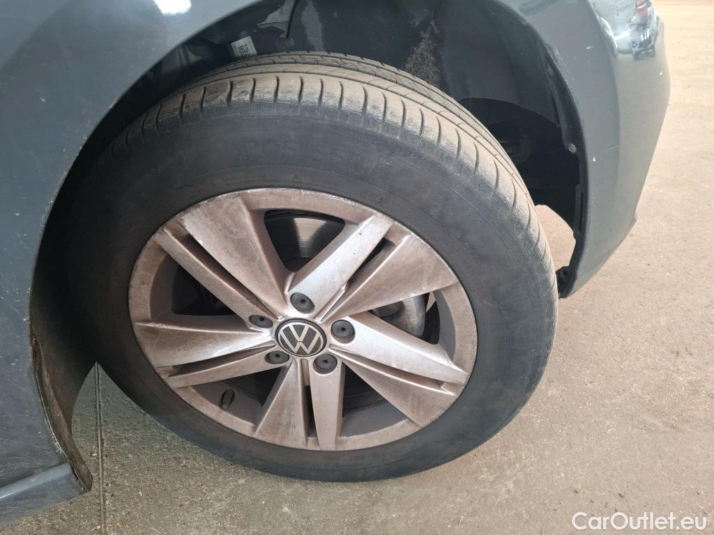  Volkswagen  Golf  VOLKSWAGEN / 2020 / 5P / Berline 1.5 eTSI OPF 150 DSG7 Life 1st #33