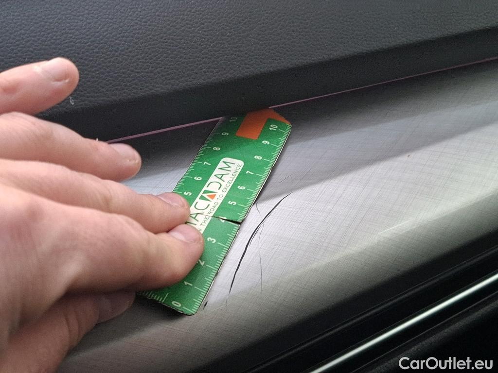  Volkswagen  Golf  VOLKSWAGEN / 2020 / 5P / Berline 1.5 eTSI OPF 150 DSG7 Life 1st #18