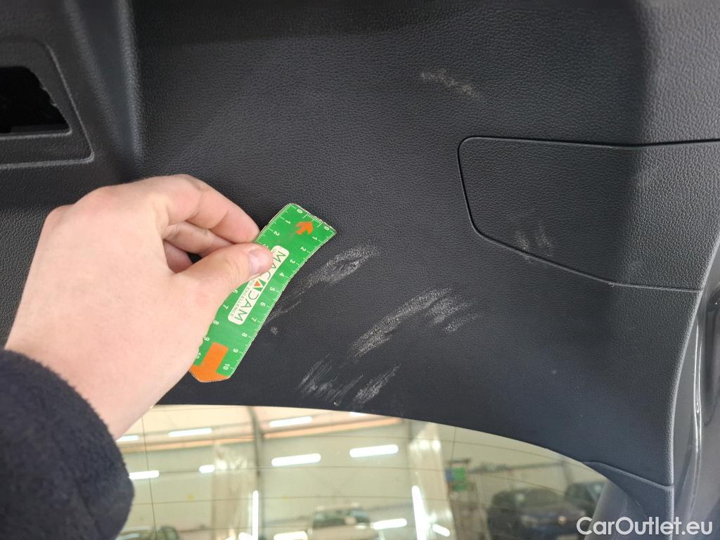  Volkswagen  Golf  VOLKSWAGEN / 2020 / 5P / Berline 1.5 eTSI OPF 150 DSG7 Life 1st #52