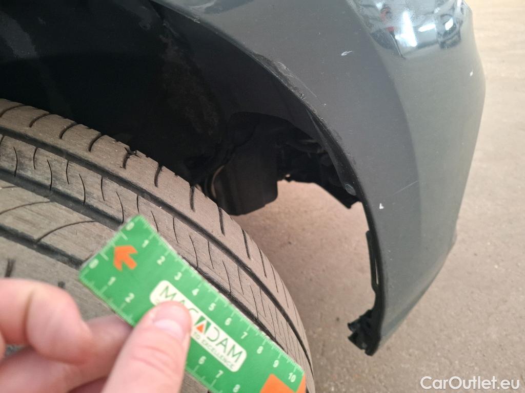  Volkswagen  Golf  VOLKSWAGEN / 2020 / 5P / Berline 1.5 eTSI OPF 150 DSG7 Life 1st #59