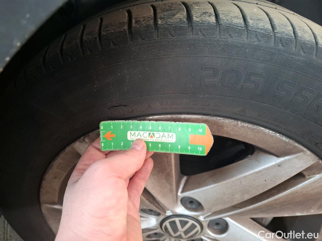  Volkswagen  Golf  VOLKSWAGEN / 2020 / 5P / Berline 1.5 eTSI OPF 150 DSG7 Life 1st #35