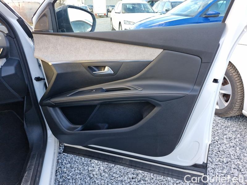  Peugeot  5008  (12.2016->)  1.6PT 180 GT Pack AT 5d #16