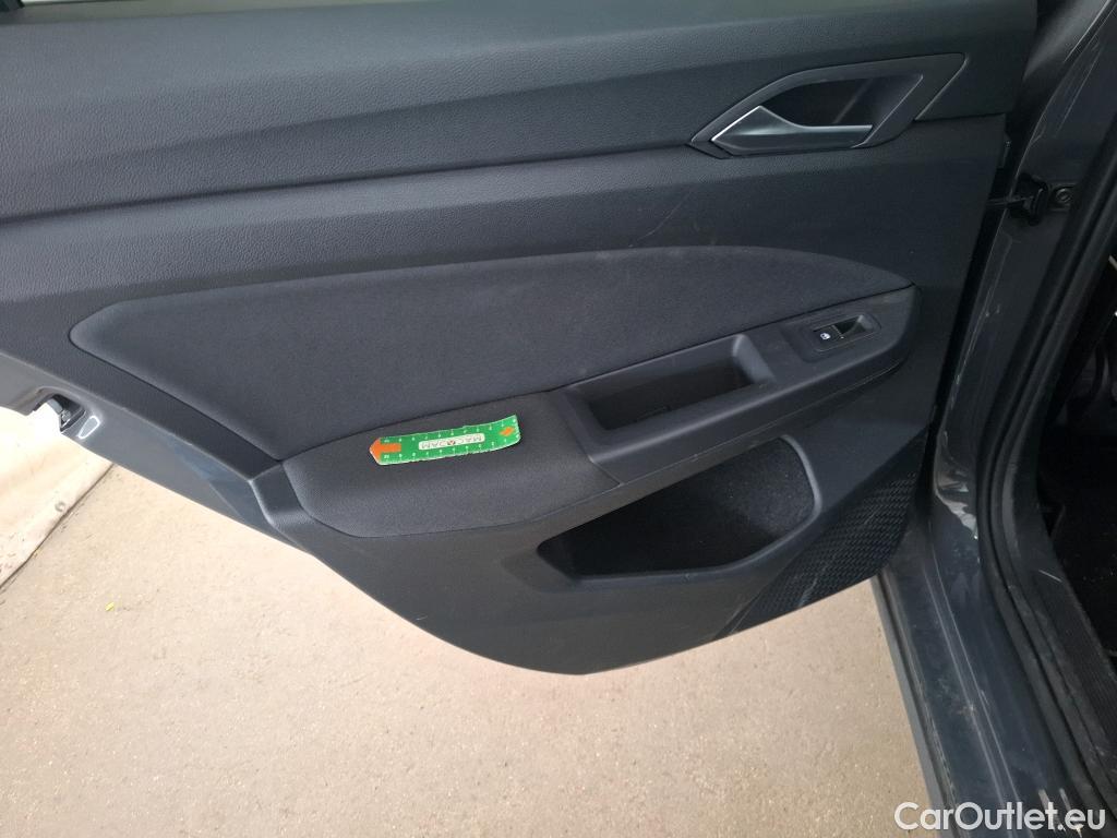  Volkswagen  Golf  VOLKSWAGEN / 2020 / 5P / Berline 1.5 eTSI OPF 150 DSG7 Life 1st #47