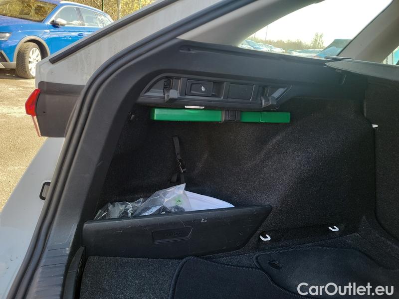  Skoda  Octavia  Combi (NX3)(2020) Oct.Combi 1.5TSI 110 Style #10