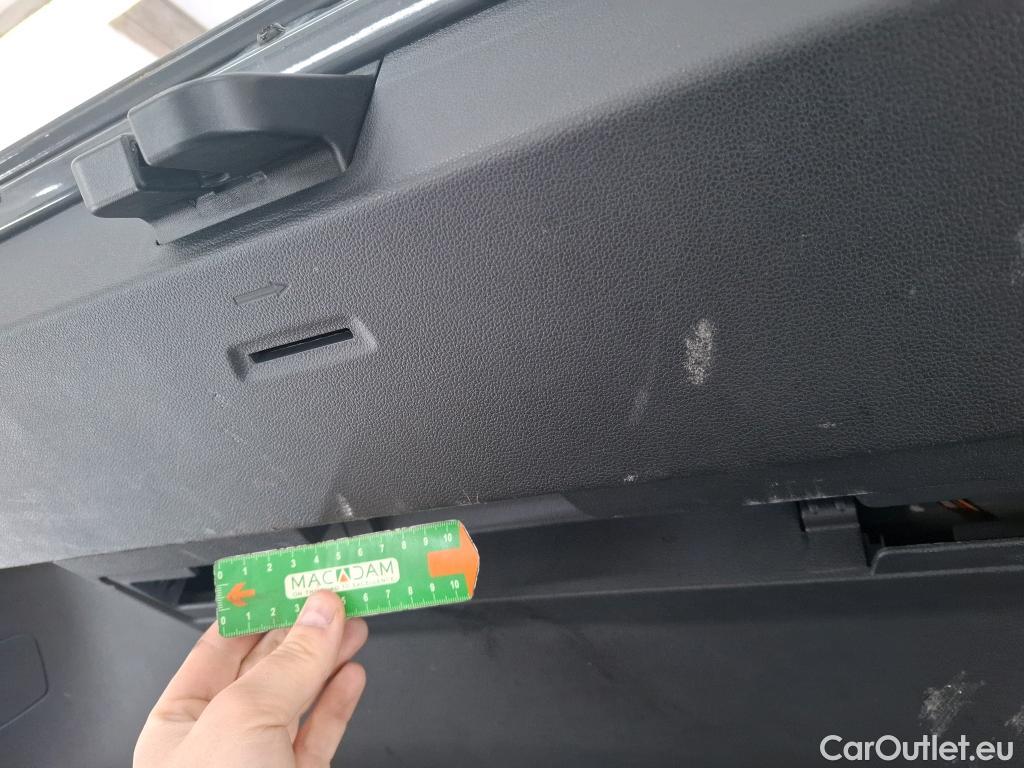  Volkswagen  Golf  VOLKSWAGEN / 2020 / 5P / Berline 1.5 eTSI OPF 150 DSG7 Life 1st #57