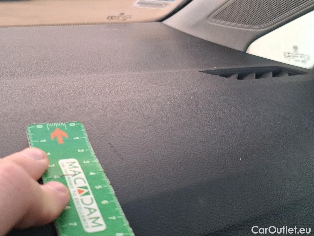  Volkswagen  Golf  VOLKSWAGEN / 2020 / 5P / Berline 1.5 eTSI OPF 150 DSG7 Life 1st #15