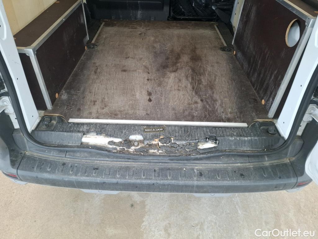  Renault  Kangoo RENAULT  / 2021 / 4P / Fourgonnette Extra - Blue dCi95 Sésame Ouvre Toi #24