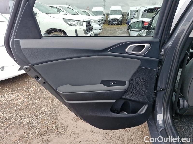  KIA  Cee'd Ceed  (CD) (2018->) Ceed SW 1.5 T-GDI 118 Top AT #10