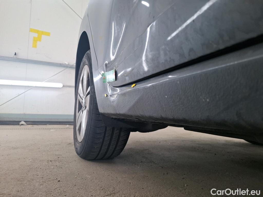  Volkswagen  Golf  VOLKSWAGEN / 2020 / 5P / Berline 1.5 eTSI OPF 150 DSG7 Life 1st #12