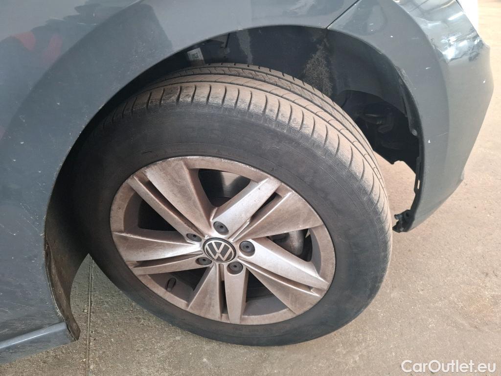  Volkswagen  Golf  VOLKSWAGEN / 2020 / 5P / Berline 1.5 eTSI OPF 150 DSG7 Life 1st #41