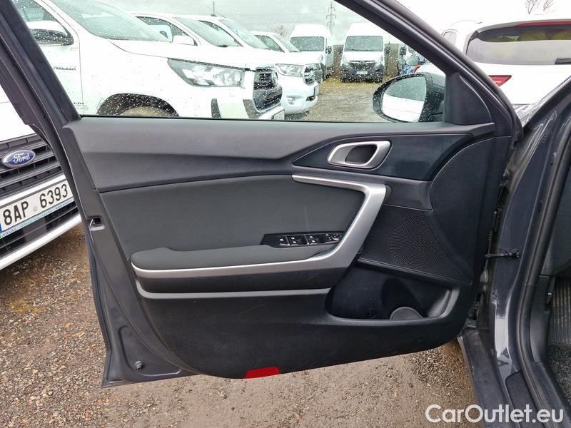  KIA  Cee'd Ceed  (CD) (2018->) Ceed SW 1.5 T-GDI 118 Top AT #19