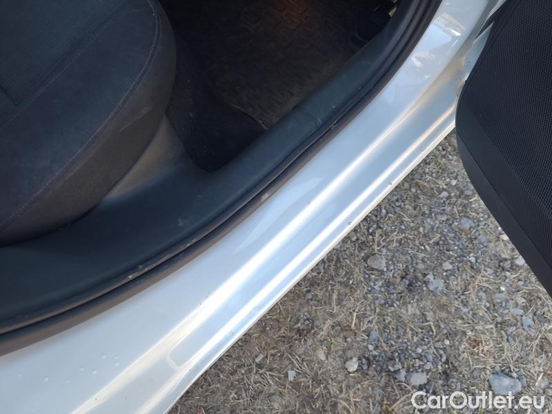  Skoda  Octavia  Combi  (5E5)(03.2017->)  Com TDI 110 Style AT #28