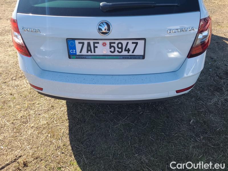  Skoda  Octavia  Combi  (5E5)(03.2017->)  Com TDI 110 Style AT #32