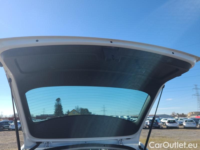  Skoda  Octavia  Combi  (5E5)(03.2017->)  Com TDI 110 Style AT #17