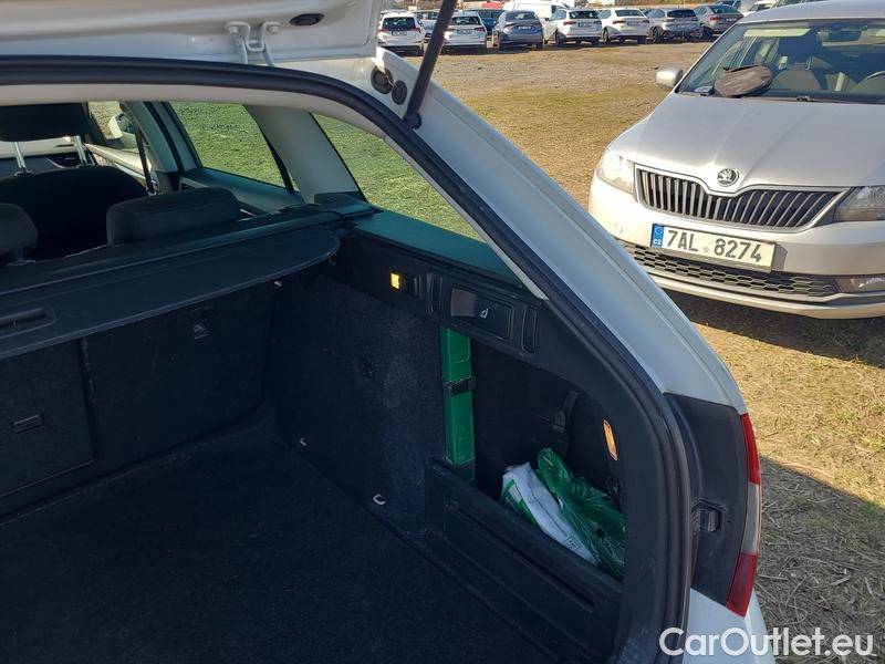  Skoda  Octavia  Combi  (5E5)(03.2017->)  Com TDI 110 Style AT #21