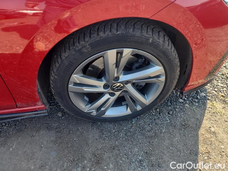  Volkswagen  Golf  VIII Variant (CG5) 2020 Var.2.0TDI 110 R-Line 5d #9