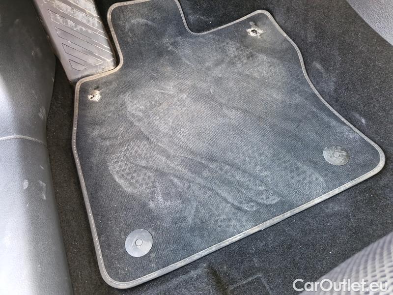  Skoda  Superb  (3V3)(2015) Supe.2.0TDI 147 Style 4x4 Aut #12