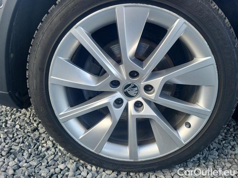  Skoda  Superb  Combi (3V5)(2015) Su.c.2.0TDI 147 Scout 4x4 Aut #1