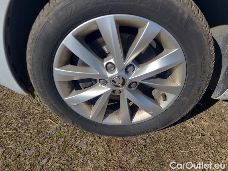 Skoda  Octavia  Combi  (5E5)(03.2017->)  Com TDI 110 Style AT #3