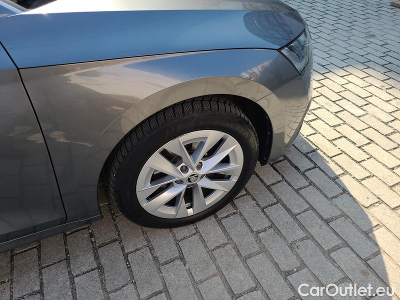  Skoda  Octavia  Lim. (NX3)(2020) Oct.1.5 e-TEC 110 Style AT #8