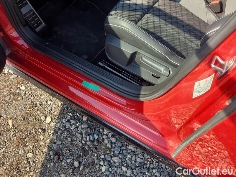  Volkswagen  Golf  VIII Variant (CG5) 2020 Var.2.0TDI 110 R-Line 5d #5