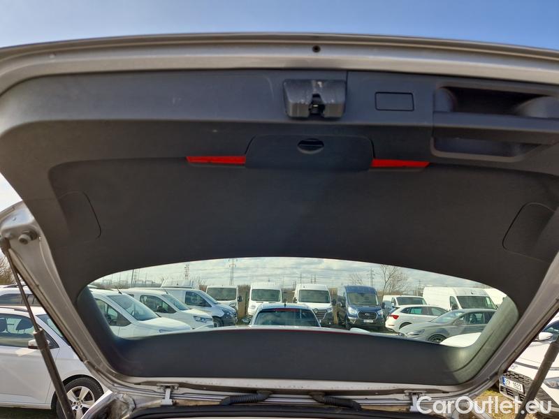  Volkswagen  Passat  Variant (CB5) (2019) Pas.Var.2.0TDI 110 Elegance AT #15