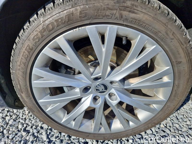  Skoda  Superb  (3V3)(2015) Supe.2.0TDI 147 Style 4x4 Aut #3