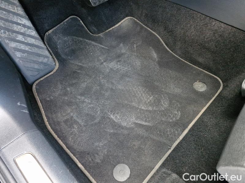  Volkswagen  Passat  Variant (CB5) (2019) Pas.Var.2.0TDI 110 Elegance AT #11