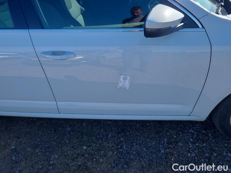  Skoda  Octavia  Combi  (5E5)(03.2017->)  Com TDI 110 Style AT #34
