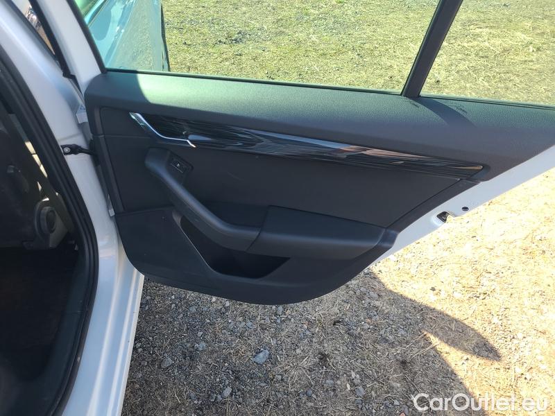  Skoda  Octavia  Combi  (5E5)(03.2017->)  Com TDI 110 Style AT #26