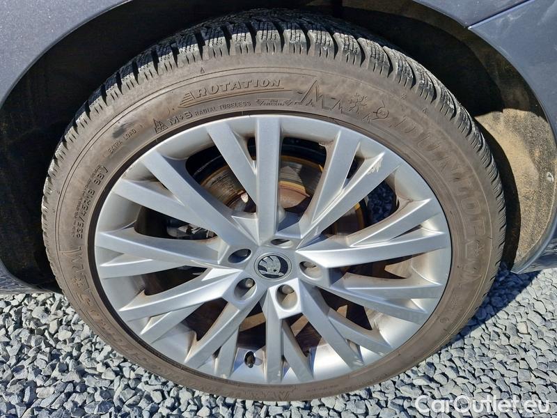  Skoda  Superb  (3V3)(2015) Supe.2.0TDI 147 Style 4x4 Aut #7