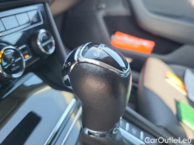  Skoda  Superb  Combi (N25) (2023) Supe.FL2.0TDI 110 L&K AT #8