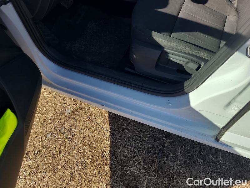  Skoda  Octavia  Combi  (5E5)(03.2017->)  Com TDI 110 Style AT #6