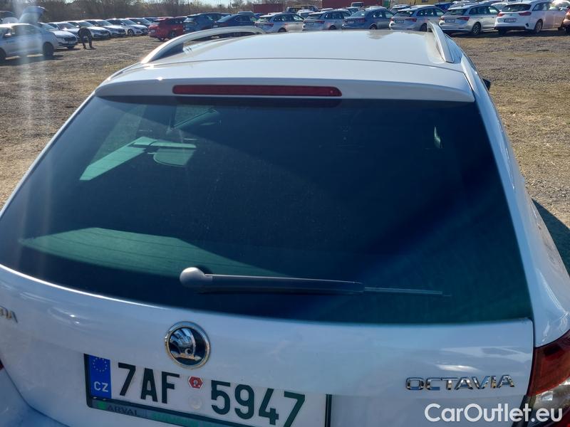  Skoda  Octavia  Combi  (5E5)(03.2017->)  Com TDI 110 Style AT #23