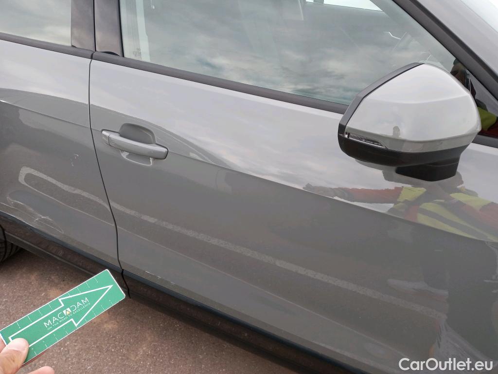  Audi  Q2 AUDI  / 2016 / 5P / todoterreno Design 30 TFSI 85kW (116CV) #8