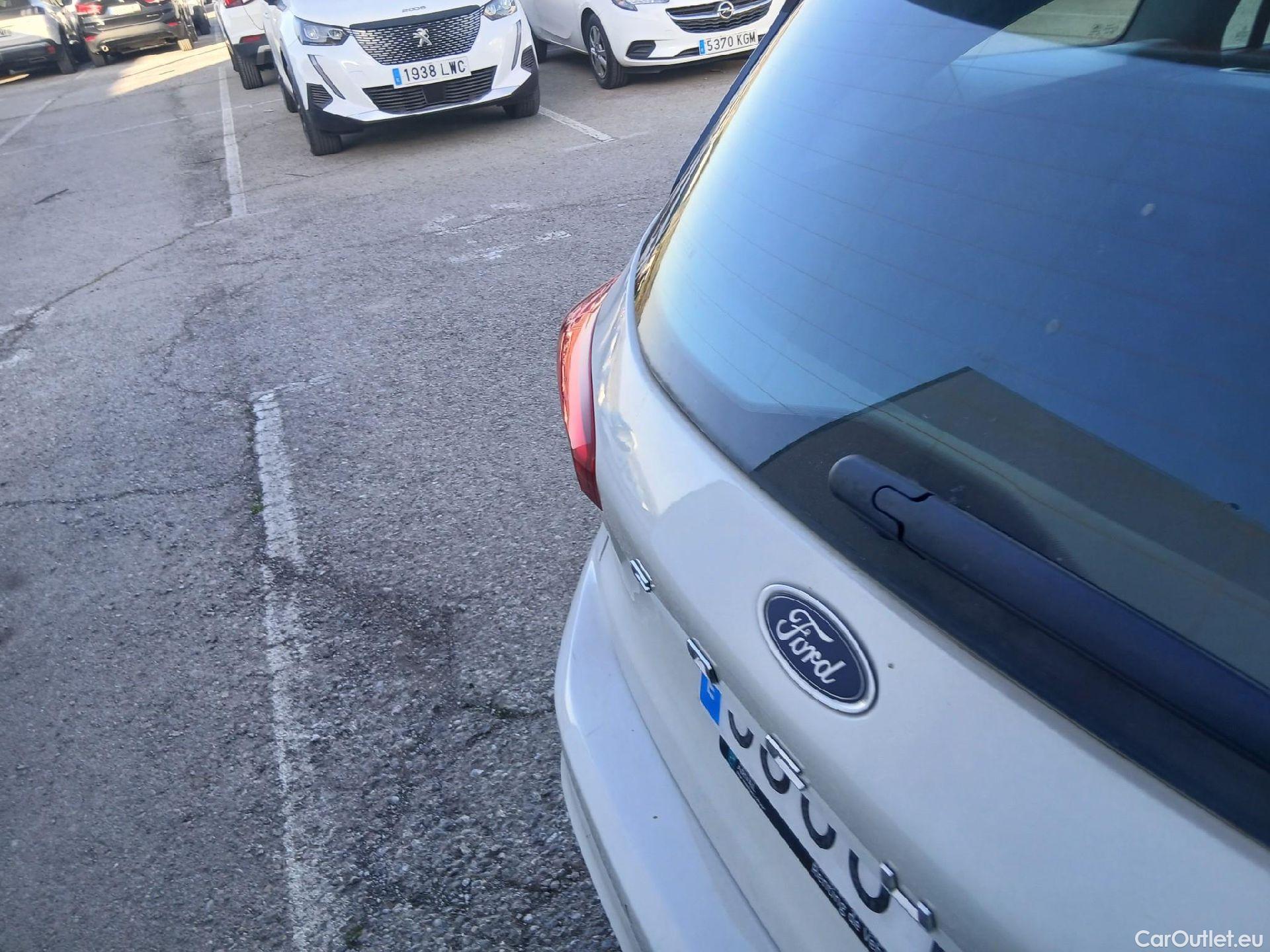  Ford  Focus FORD  / 2018 / 5P / familiar 1.5 Ecoblue 88kW Titanium SB #8