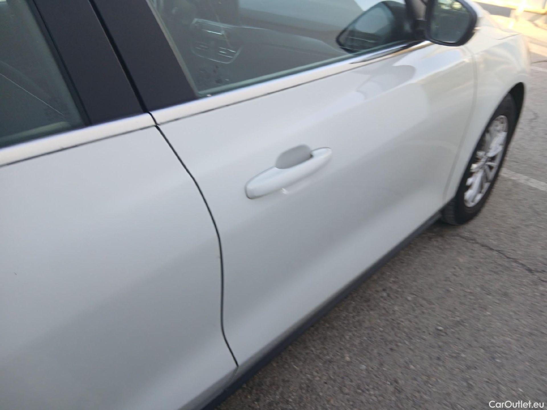  Ford  Focus FORD  / 2018 / 5P / familiar 1.5 Ecoblue 88kW Titanium SB #16