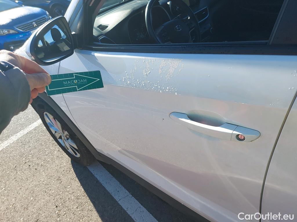  Hyundai  Tucson HYUNDAI  / 2018 / 5P / todoterreno  CRDI 1.6 116 CV 48V 4X2 SLE(SP)(SL) #3