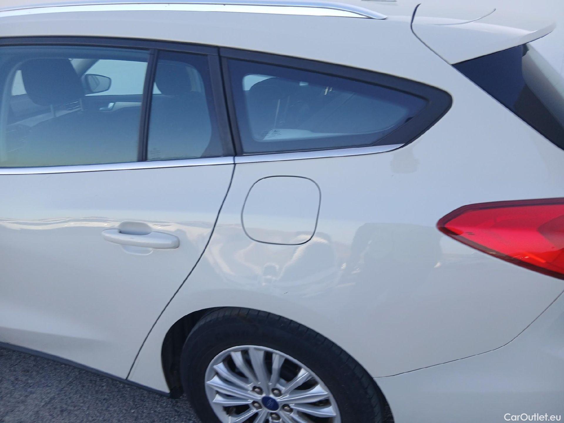  Ford  Focus FORD  / 2018 / 5P / familiar 1.5 Ecoblue 88kW Titanium SB #4