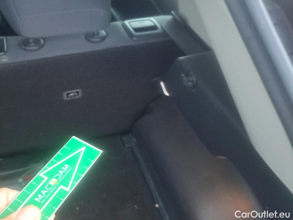  KIA  Niro KIA  / 2022 / 5P / crossover 1.6 GDi HEV 104kW (141CV) Concept #2