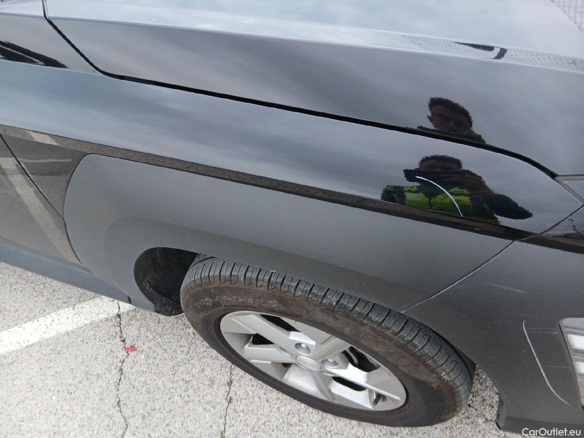  Hyundai  Konna HYUNDAI Kona / 2023 / 5P / todoterreno 1.6 GDI HEV Maxx DCT #36