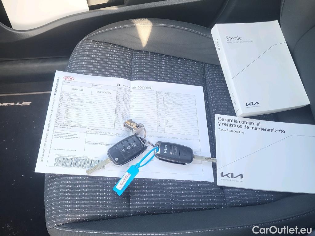  KIA  STONIC KIA  / 2017 / 5P / todoterreno 1.0 T-GDi 74kW (100CV) MHEV iMT Drive #16