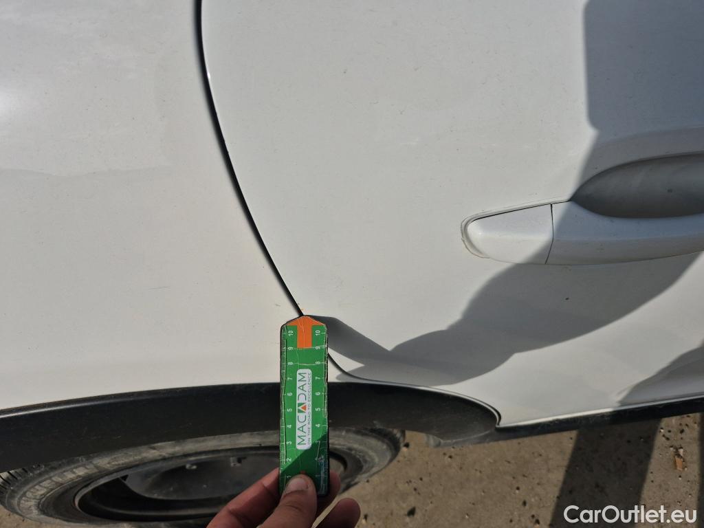  Citroen  C3 CITROEN  / 2016 / 5P / berlina con portón BlueHDi 73KW (100CV) S&S FEEL #31